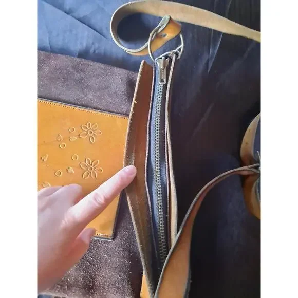 Vintage 1960's Hand Tooled Leather Hippie Purse - Picture 4 of 4